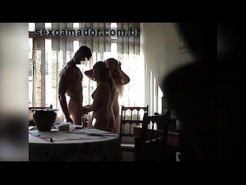 ❤️ Inimbitahan ng mga sex friends ang isang higanteng lalaki at isang threesome kasama niya ️❌ Porno sa amin ﹏