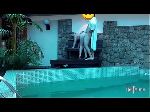 ❤️ Inaanyayahan ni Boss ang kasambahay sa pool, ngunit hindi napigilan ang init ️❌ Porno sa amin ﹏