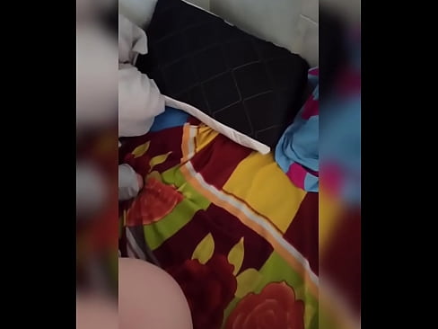 ❤️ Nag-iisa ang kasama ko sa bahay dahil nagbabakasyon ang kanyang asawa at sinasamantala ko ang pagkakataon na sipain siya at punuin ng gatas ang kanyang puwet. ️❌ Porno sa amin ﹏